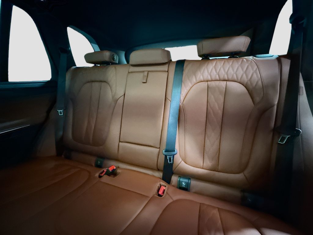 Thumbnail: 2026 BMW X5 - 13