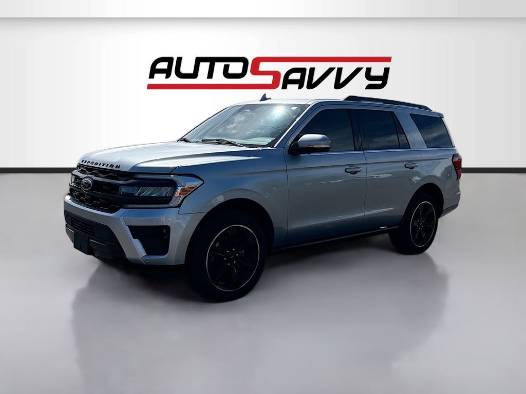 Used 2024 Silver Ford Limited image 3