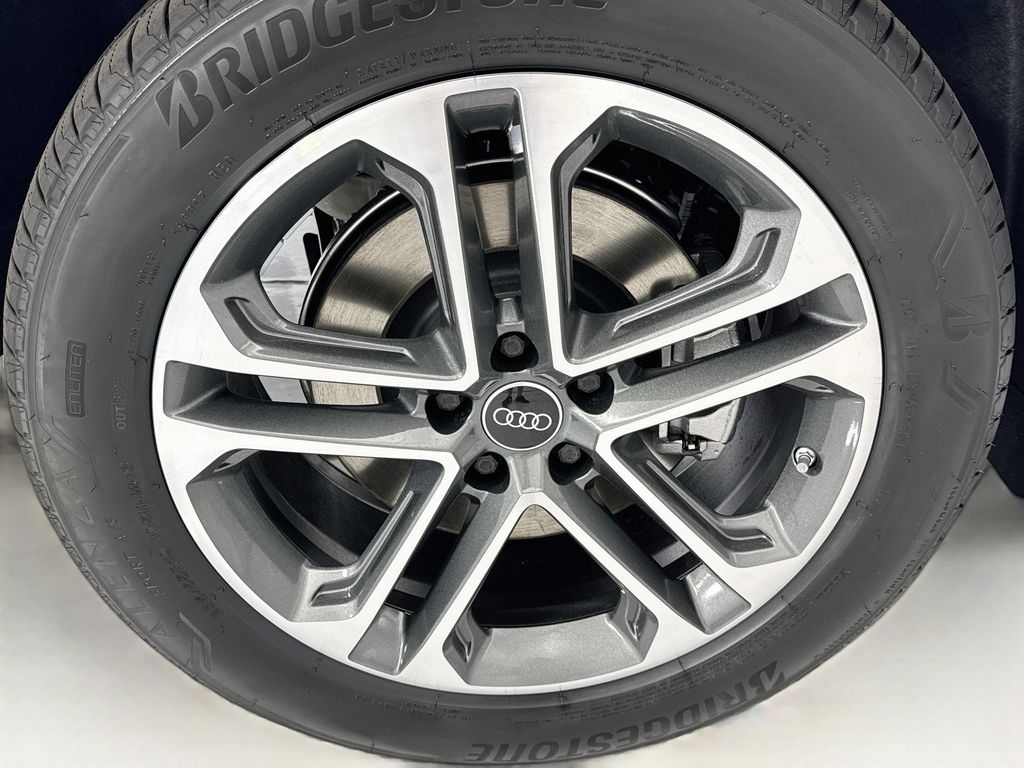Thumbnail: 2026 Audi Q5 - 32
