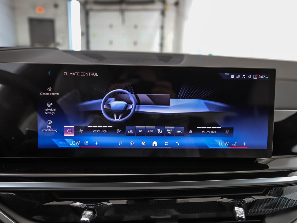 Thumbnail: 2027 BMW X7 - 18