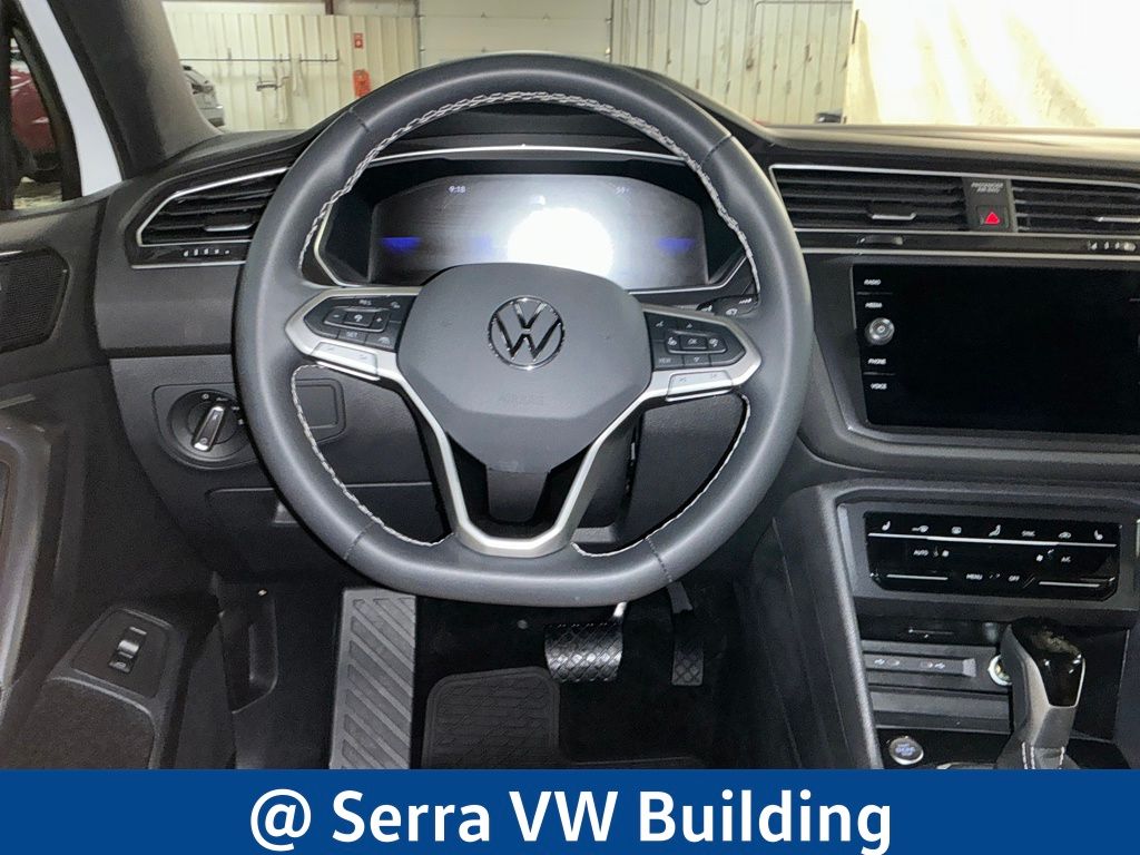Certified Used 2024  Volkswagen 2.0T SE image 19