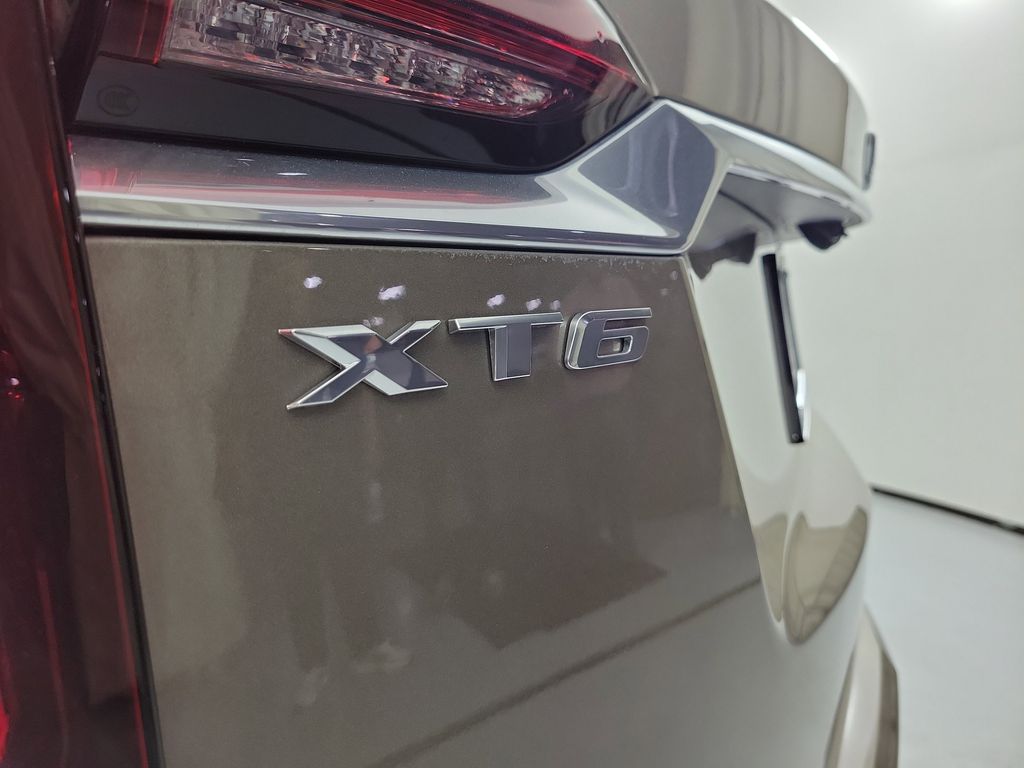 2023 Cadillac XT6 Premium Luxury - 5