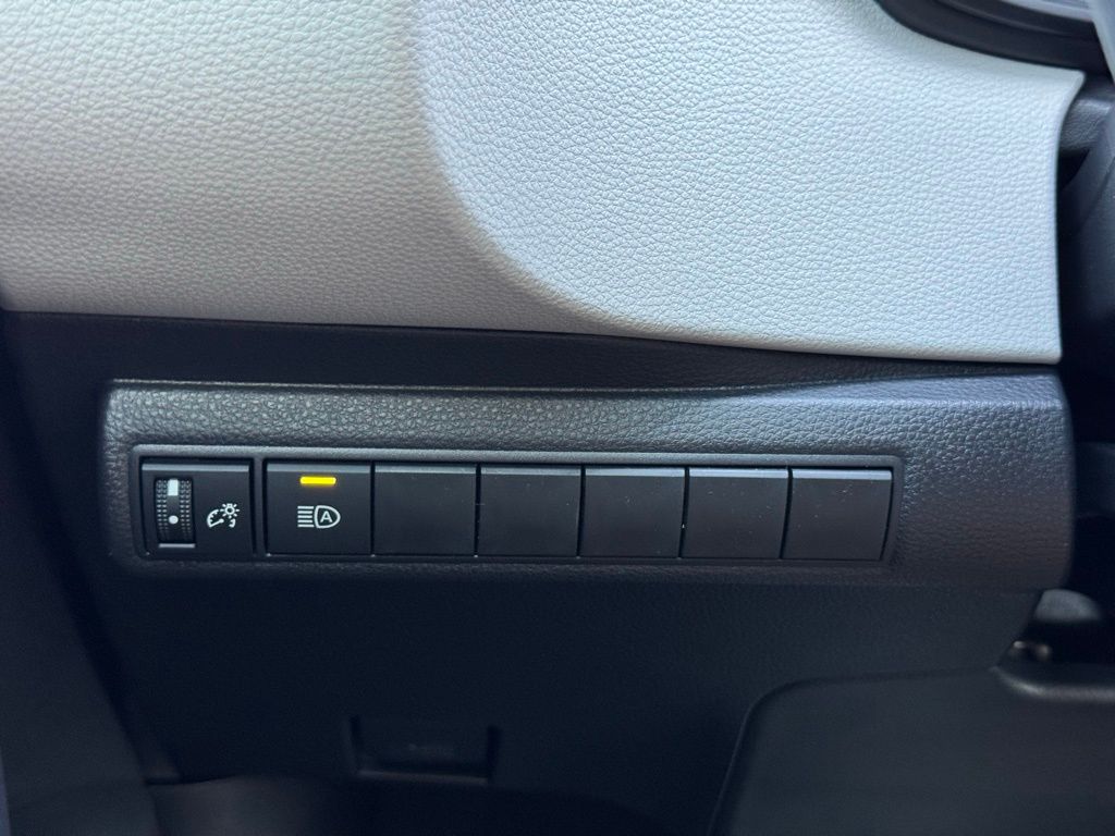 2026 Toyota Corolla LE photo 18