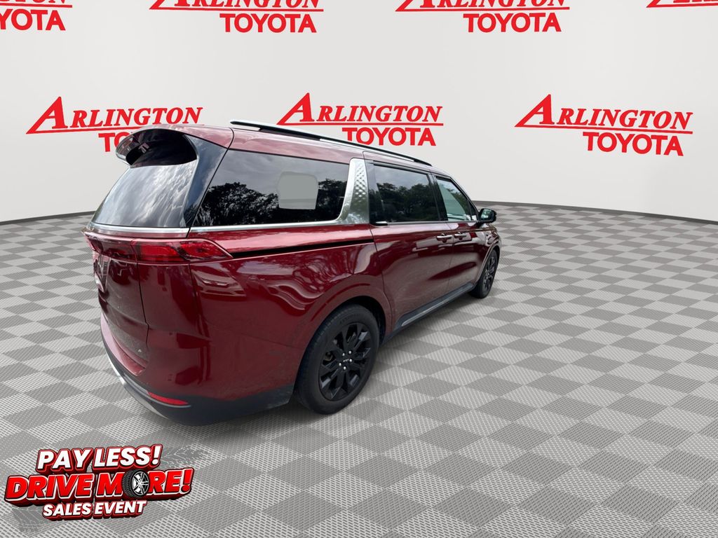 Used 2024 Kia Carnival Van