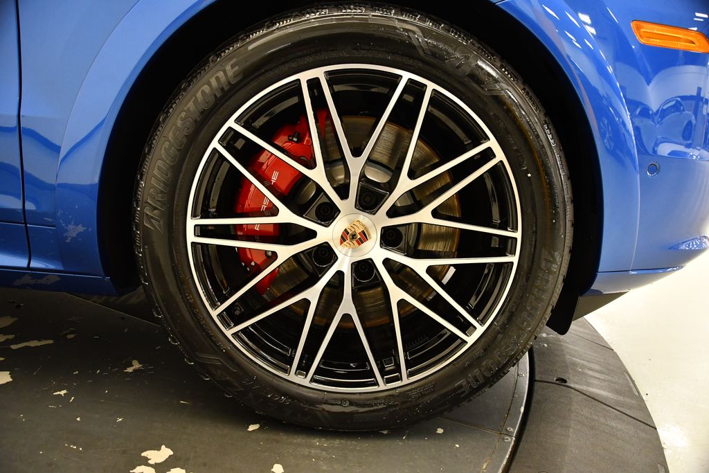 Thumbnail: 2025 Porsche  - 16