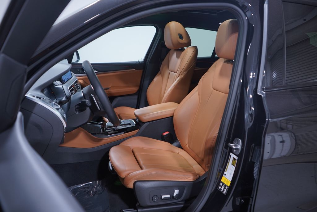 Thumbnail: 2023 BMW X4 - 7