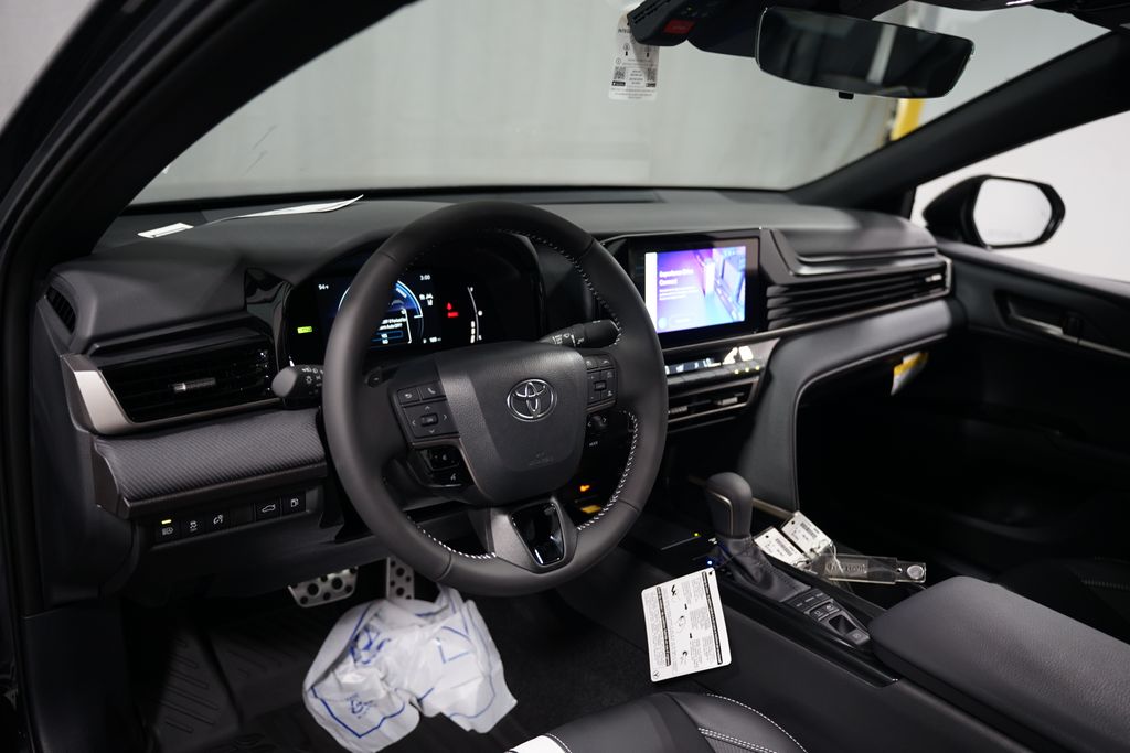 Thumbnail: 2025 Toyota Camry - 11