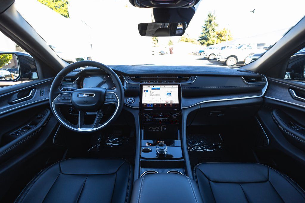 2025 Jeep Grand Cherokee Limited thumbnail 21