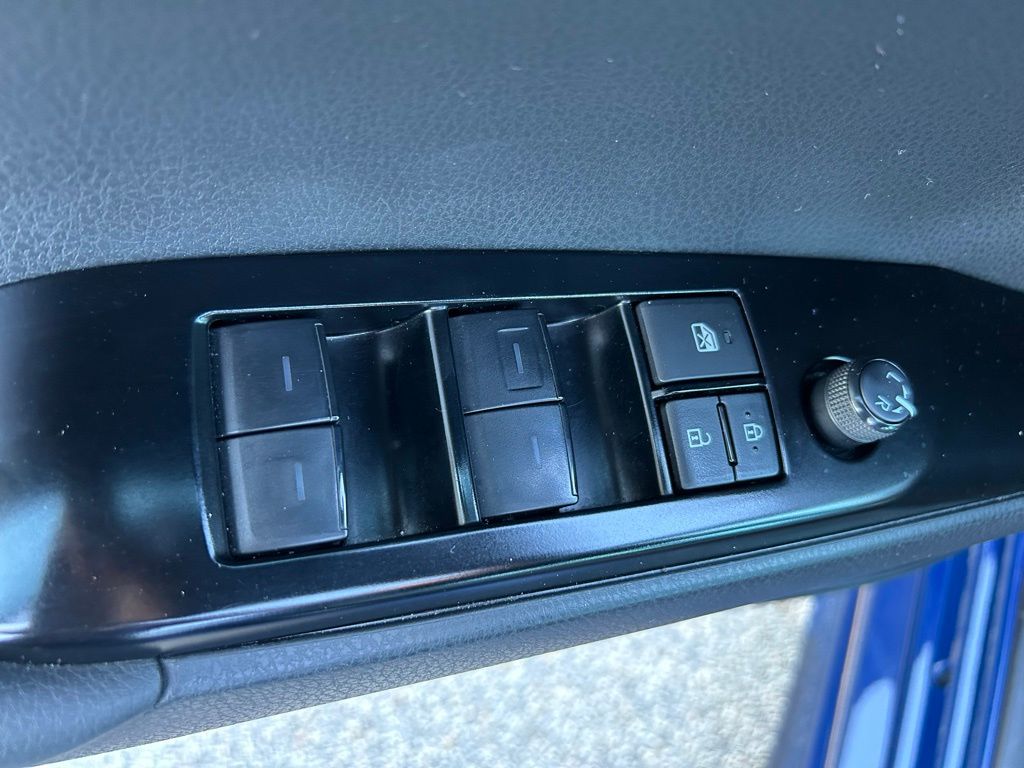 Thumbnail: 2025 Toyota Camry - 17