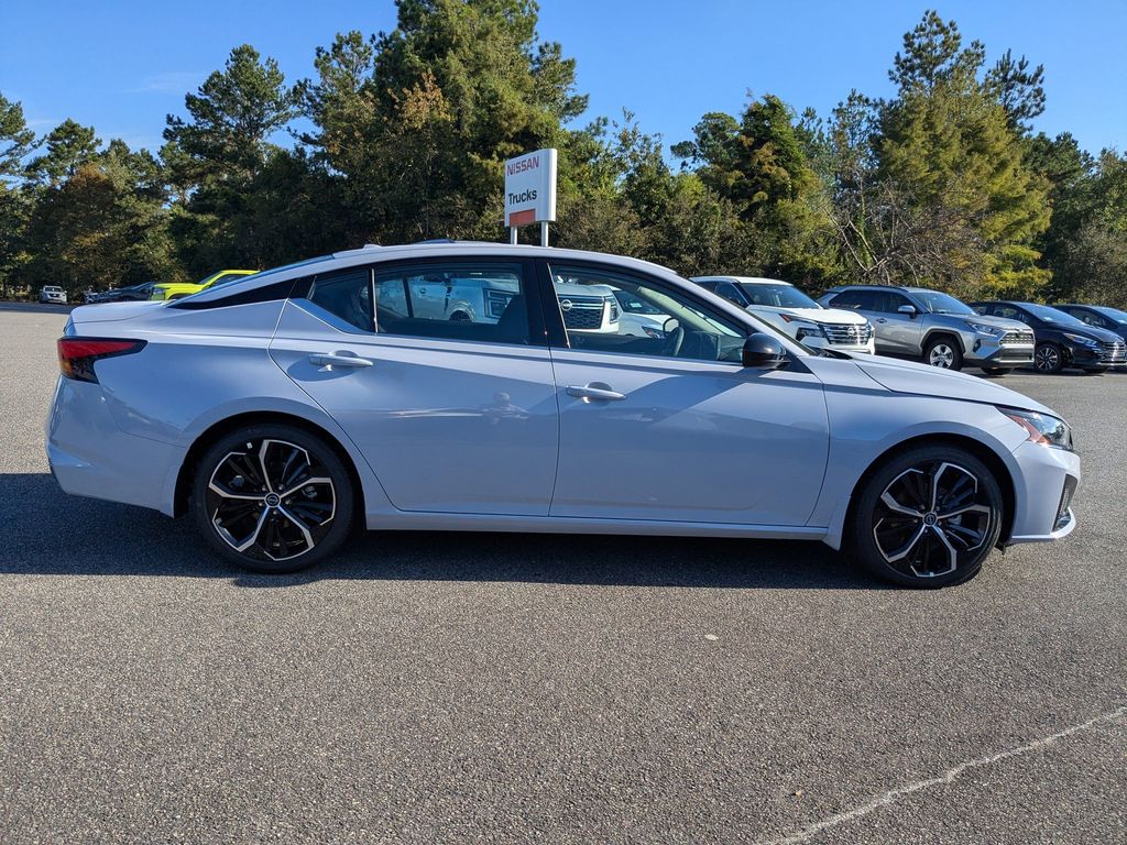 New 2025 Nissan Altima Sedan