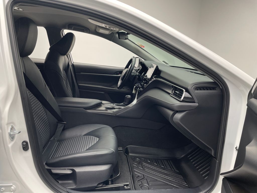 2023 Toyota Camry SE 17