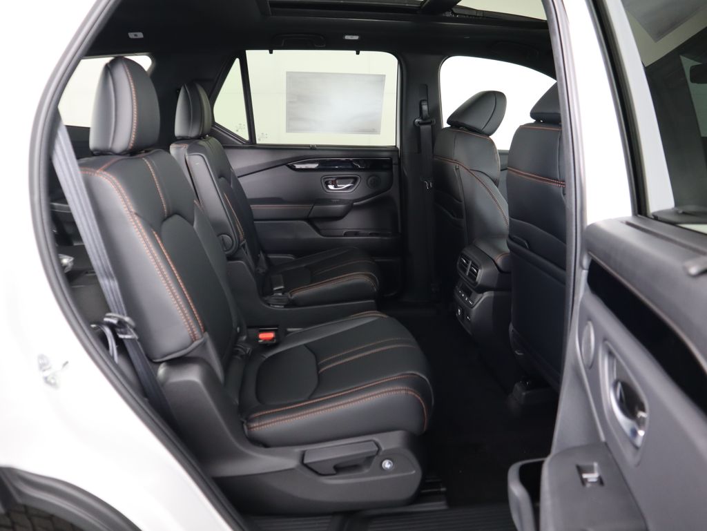 Thumbnail: 2025 Honda Pilot - 22