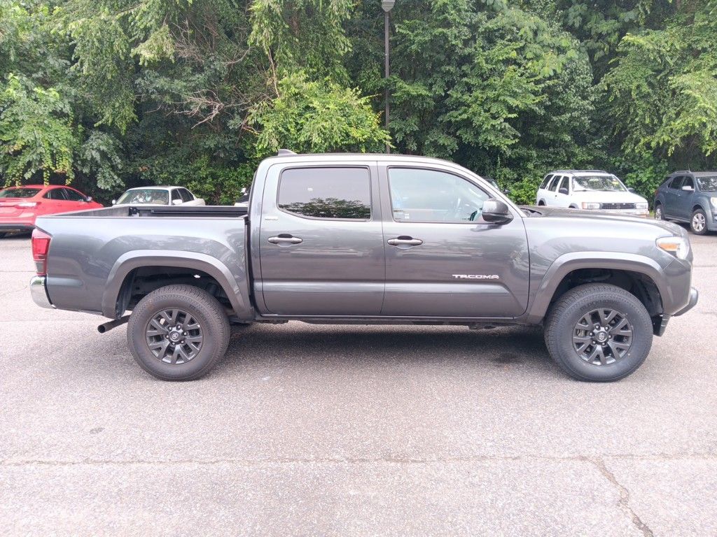 2022 Toyota Tacoma SR5 12