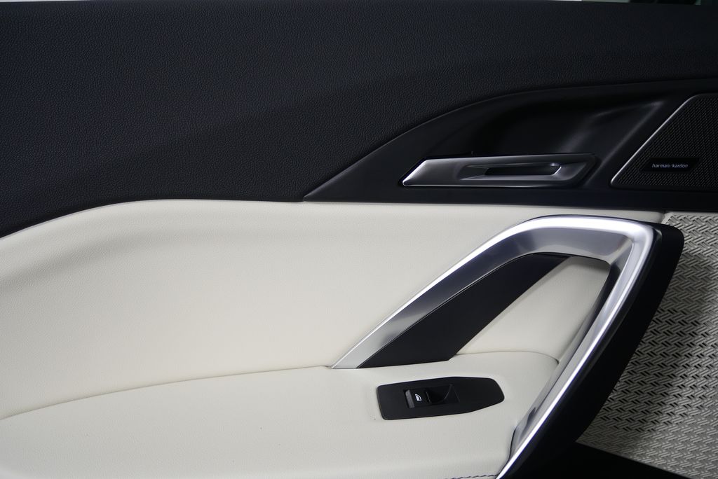 Thumbnail: 2026 BMW X1 - 14