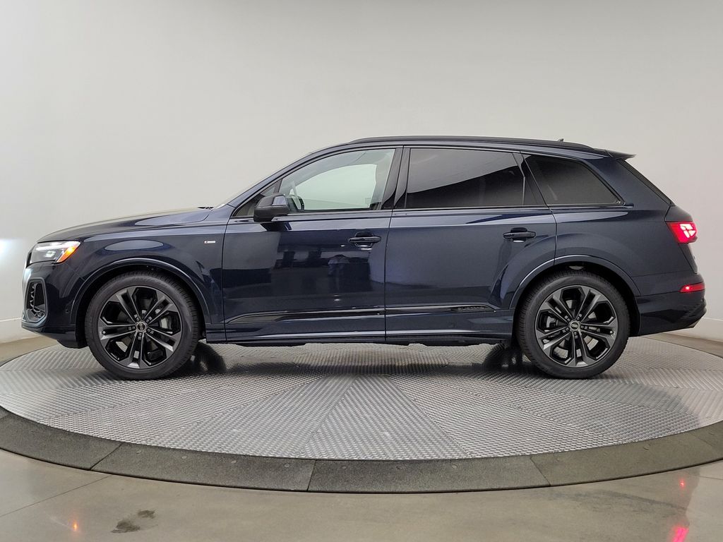 Thumbnail: 2026 Audi Q7 - 3