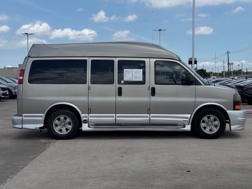 2003 GMC Savana G1500 - 9