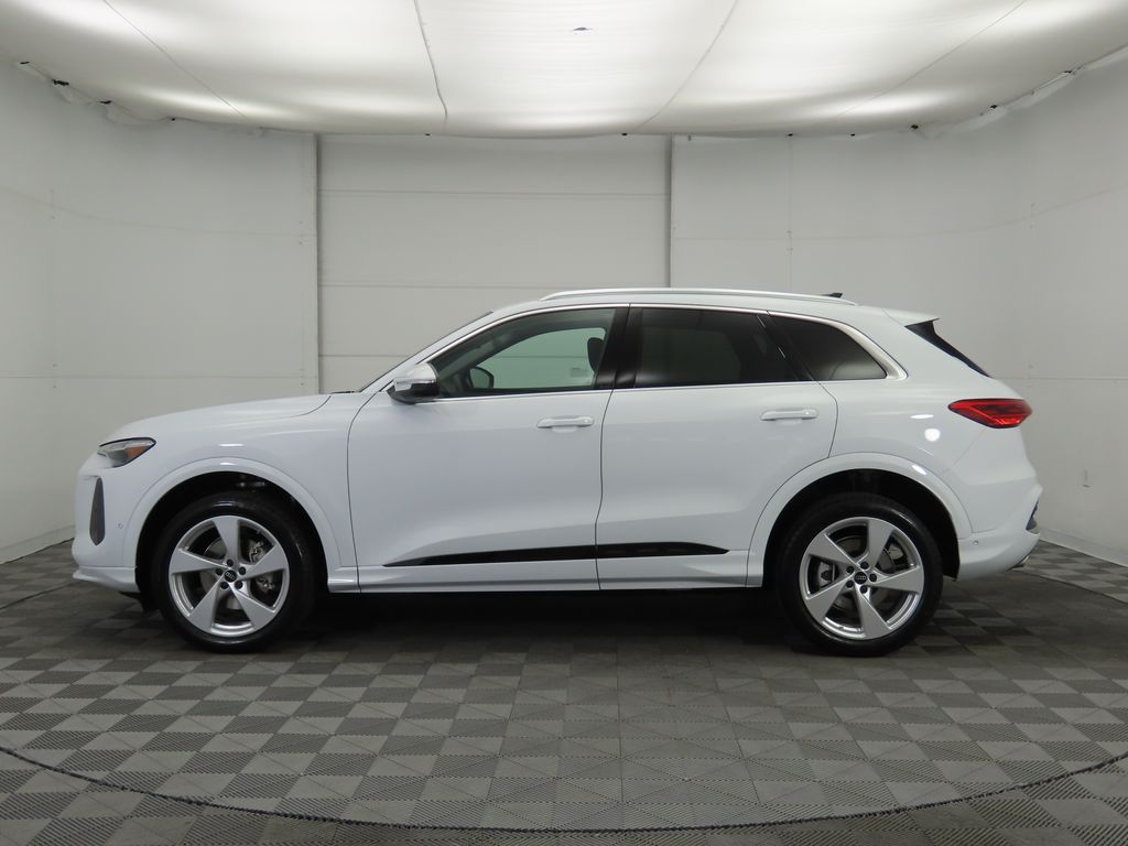 Thumbnail: 2025 Audi Q5 - 8