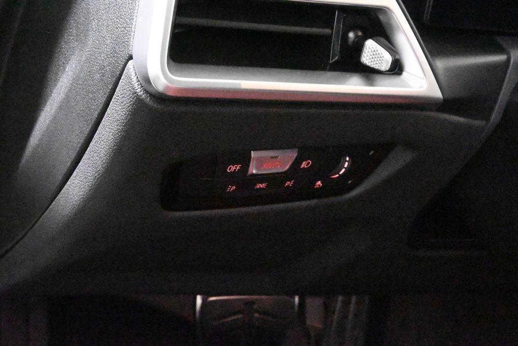 Thumbnail: 2026 BMW 3 Series - 27