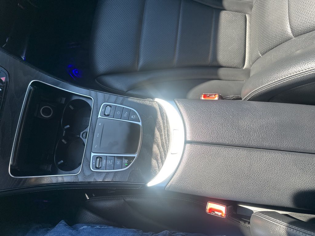 Thumbnail: 2021 Mercedes-Benz GLC - 24