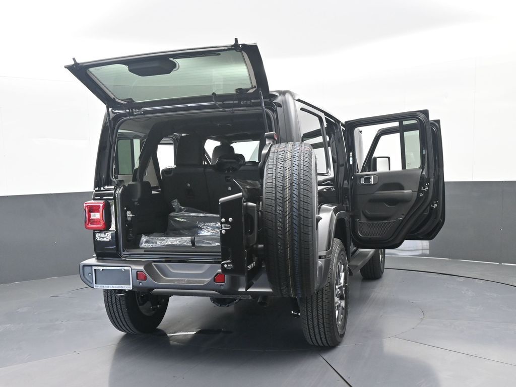 New 2026 Black Clearcoat Jeep Sahara image 72