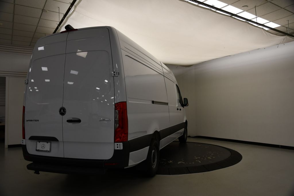 2025 Mercedes-Benz Sprinter 2500 5