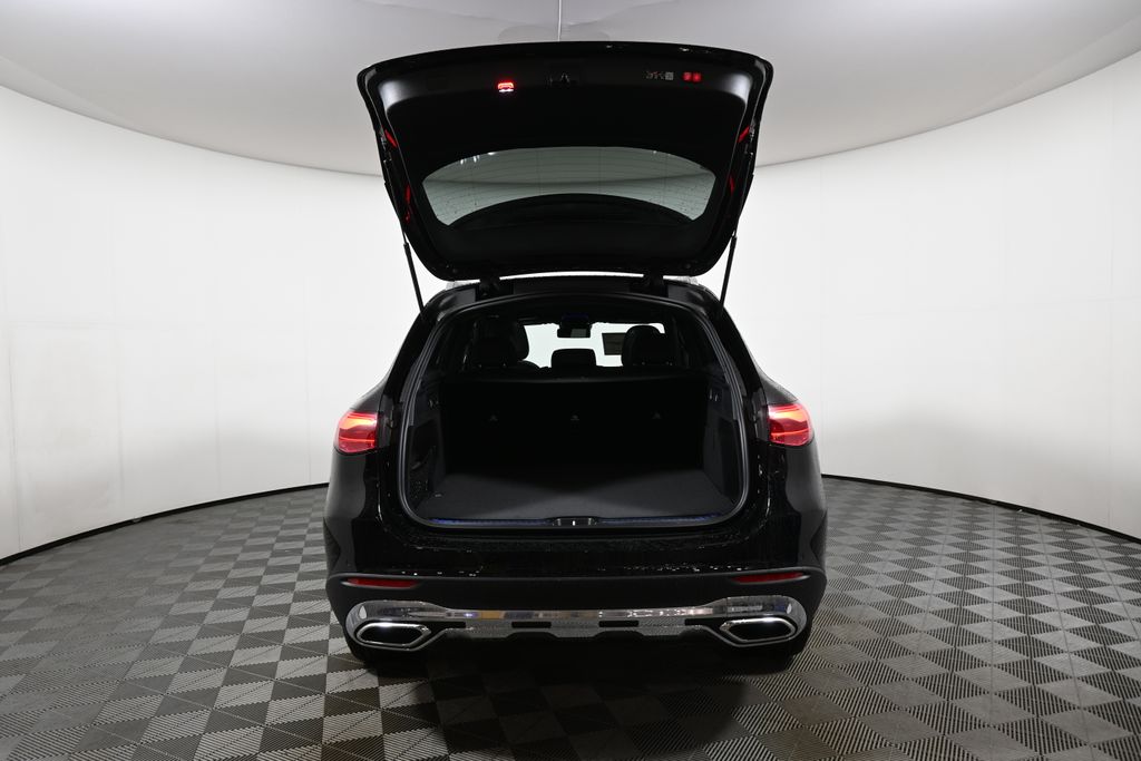 Thumbnail: 2026 Mercedes-Benz GLC - 28