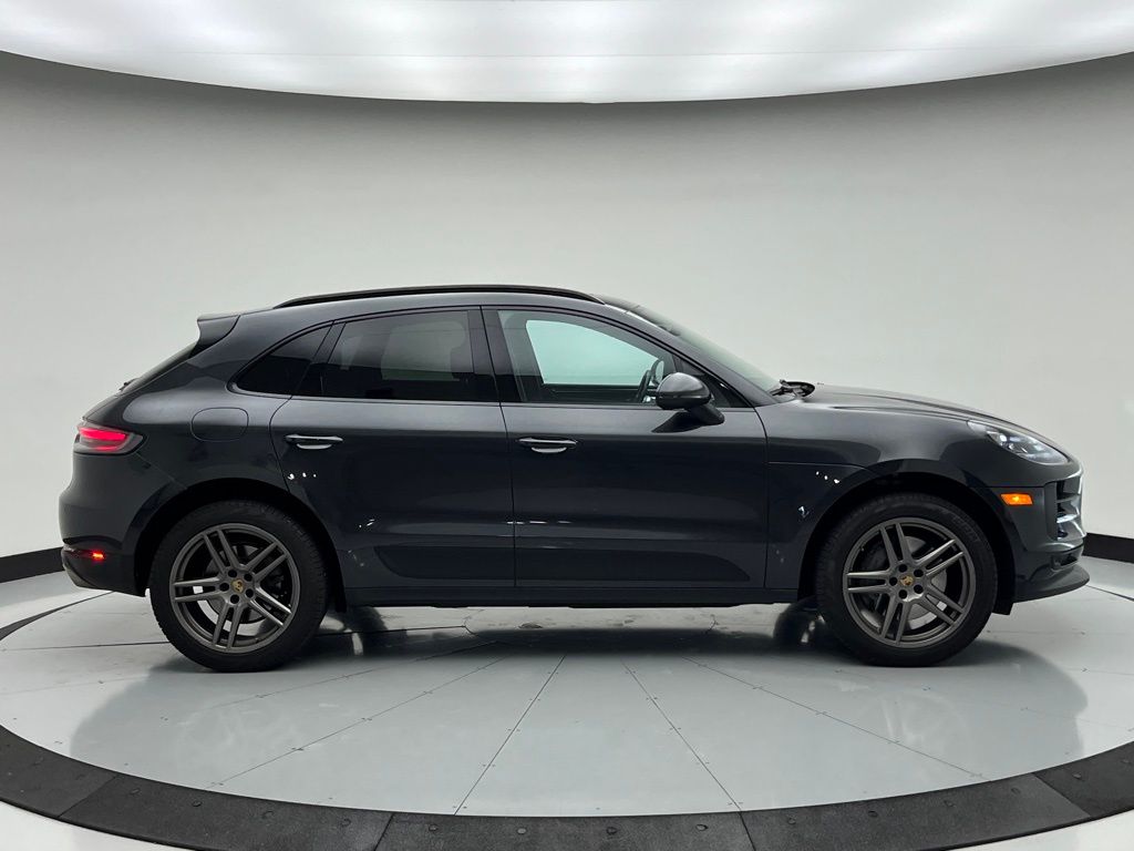 Thumbnail: 2020 Porsche Macan - 4