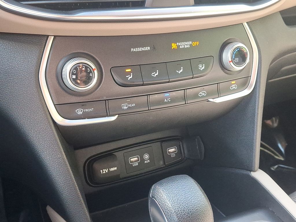2020 Hyundai Santa Fe SE 15