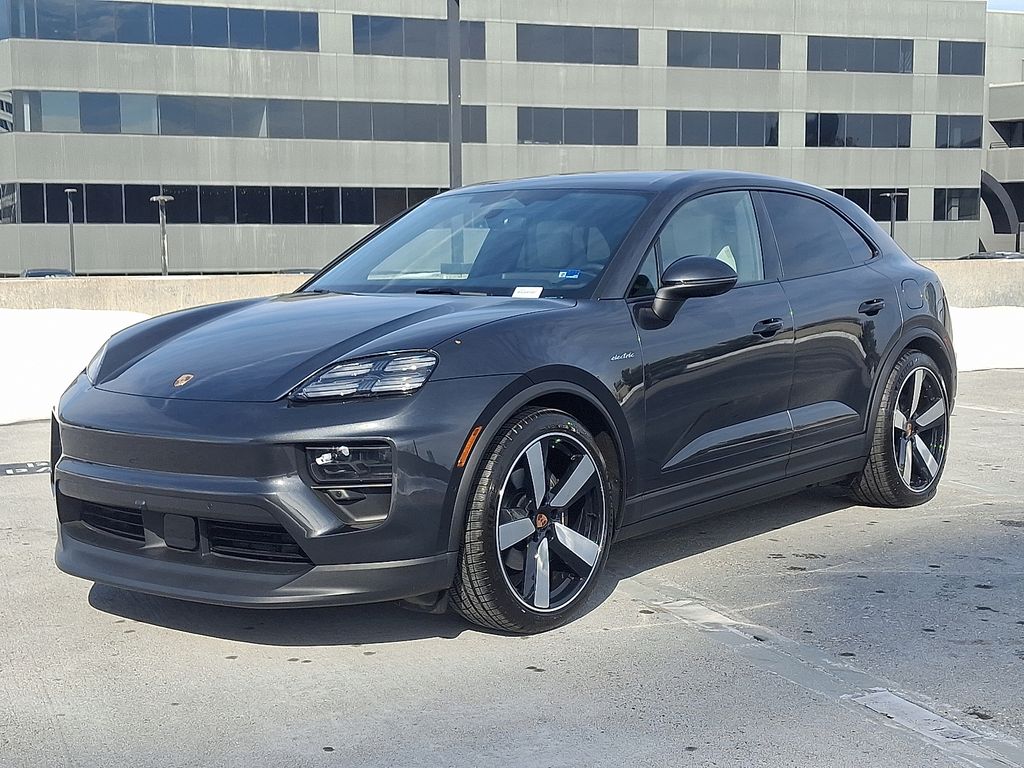 Thumbnail: 2026 Porsche Macan - 1
