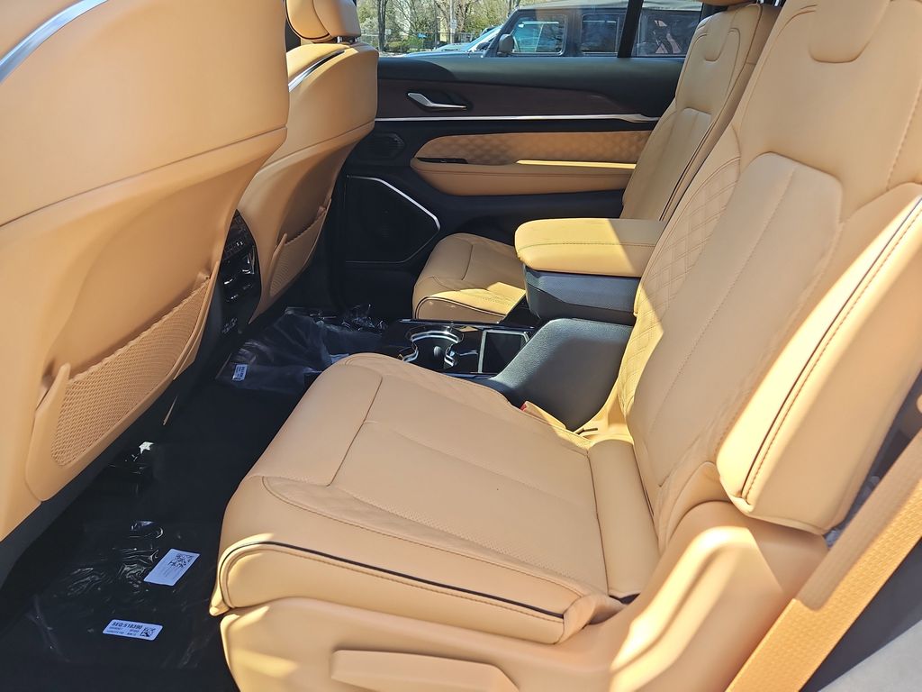 2025 Jeep Grand Cherokee L Summit photo
