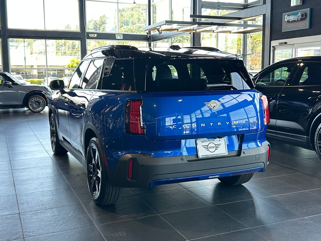 Thumbnail: 2027 MINI Cooper Countryman - 3