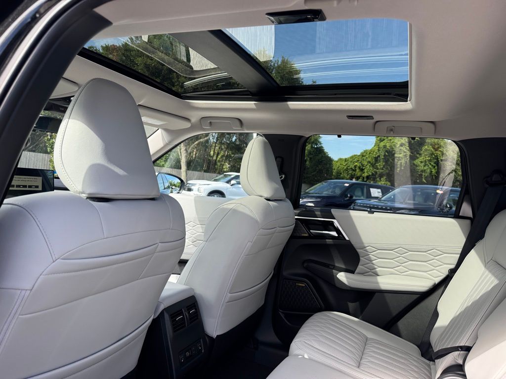 New 2025 Mitsubishi Outlander SUV