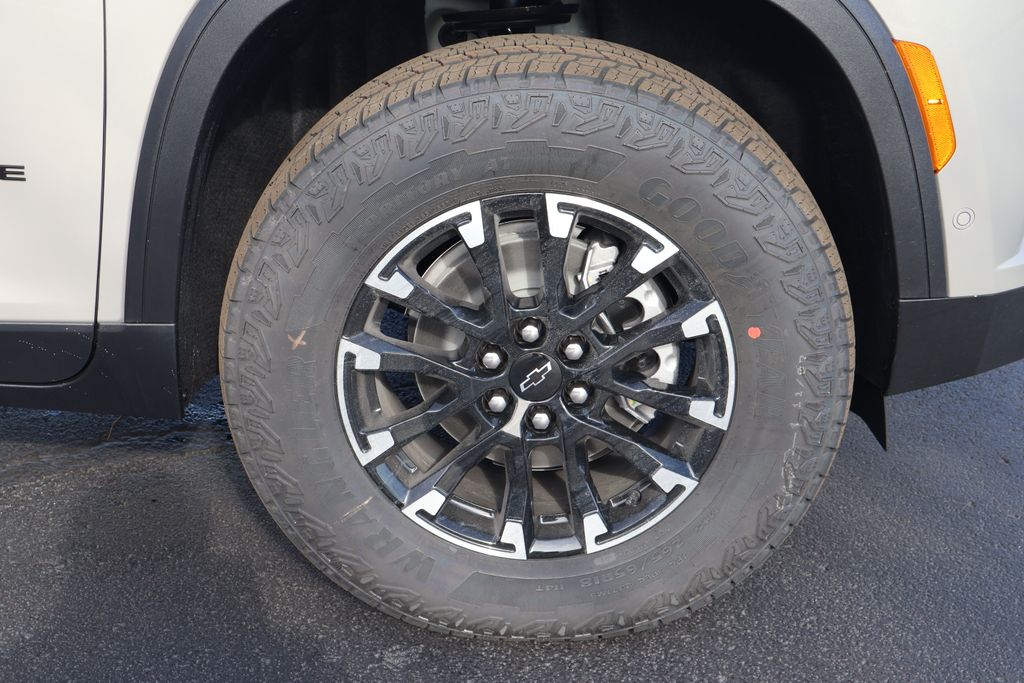 Thumbnail: 2026 Chevrolet Traverse - 11