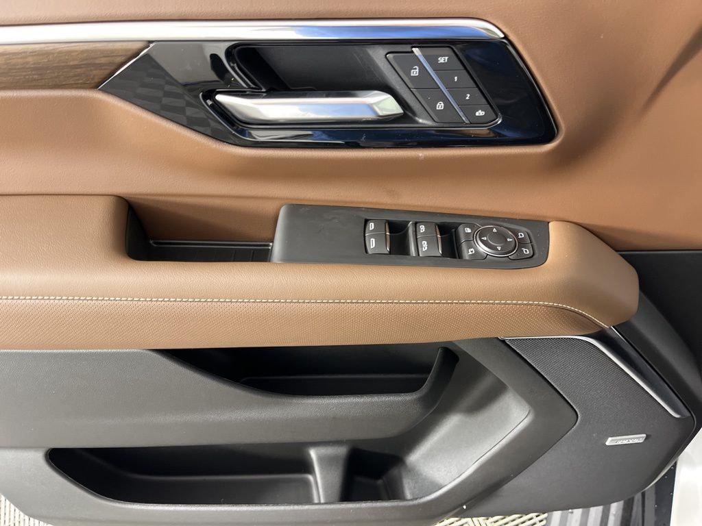 Thumbnail: 2025 Chevrolet Tahoe - 29