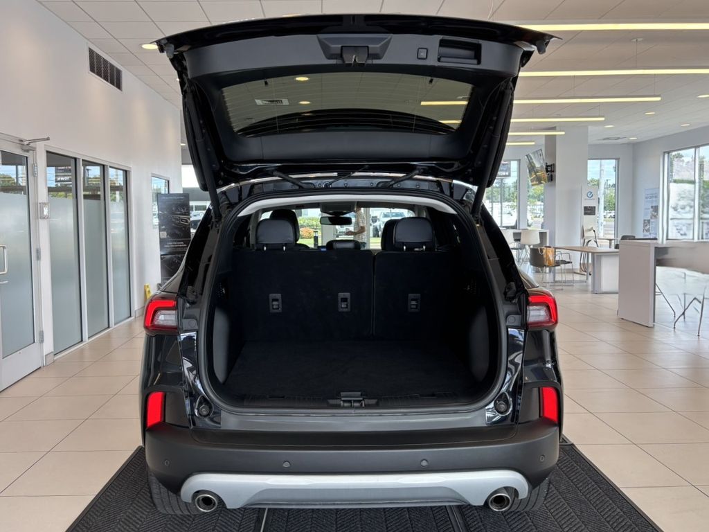 2025 Ford Escape Platinum
