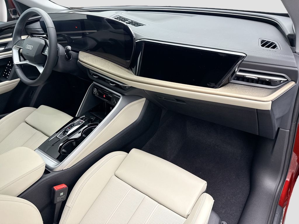 Thumbnail: 2025 Audi Q5 - 16