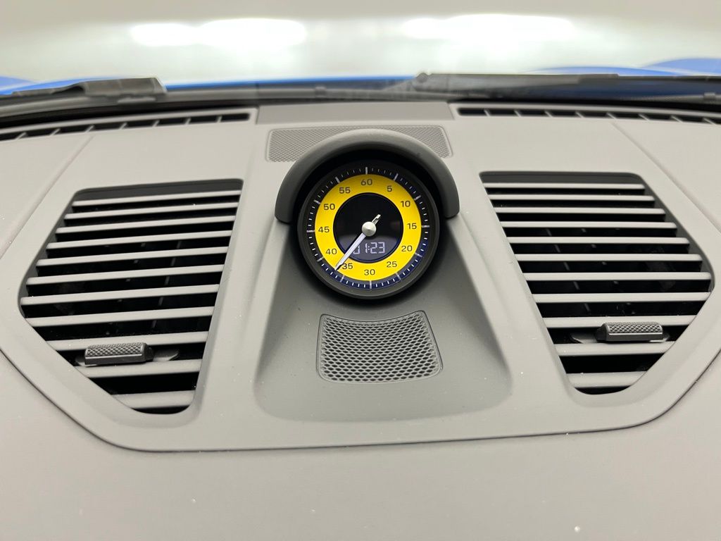 Thumbnail: 2023 Porsche 911 - 20
