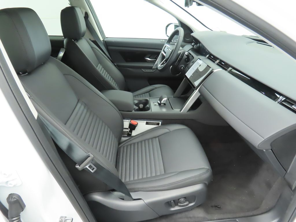 Thumbnail: 2025 Land Rover Discovery Sport - 20