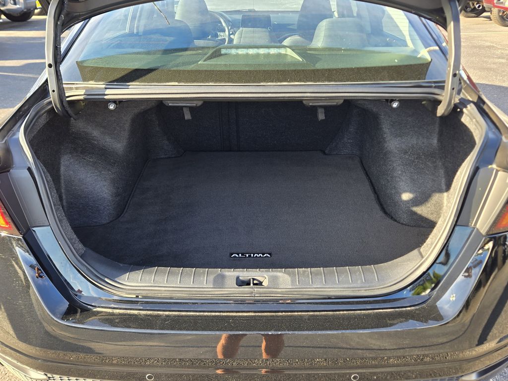 2025 Nissan Altima 2.5 SV - 10