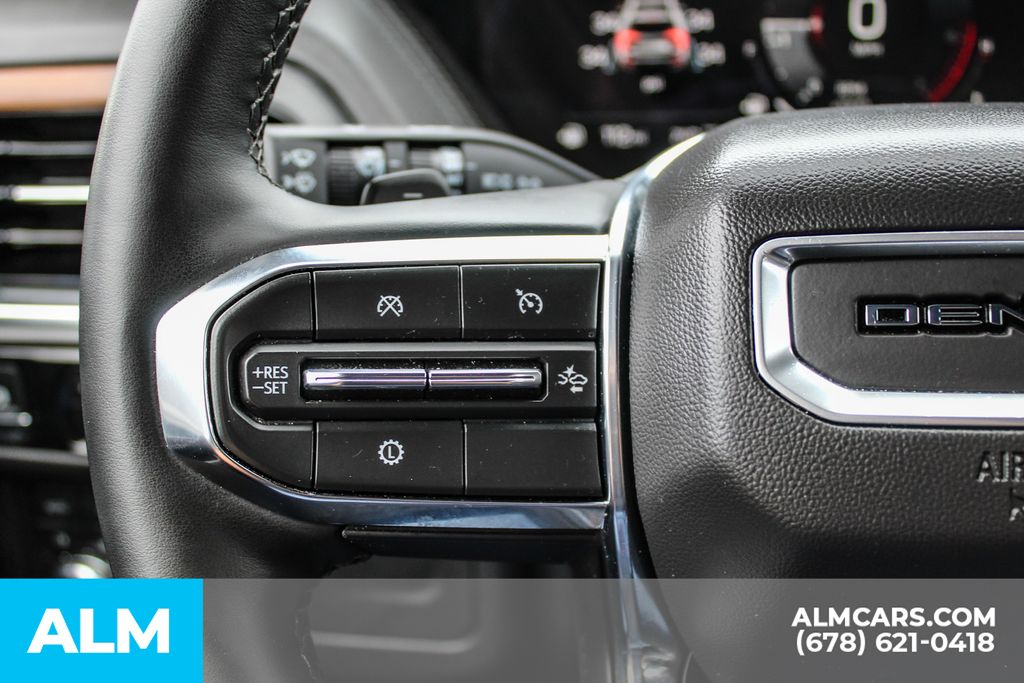 Used 2025 White GMC Denali image 28