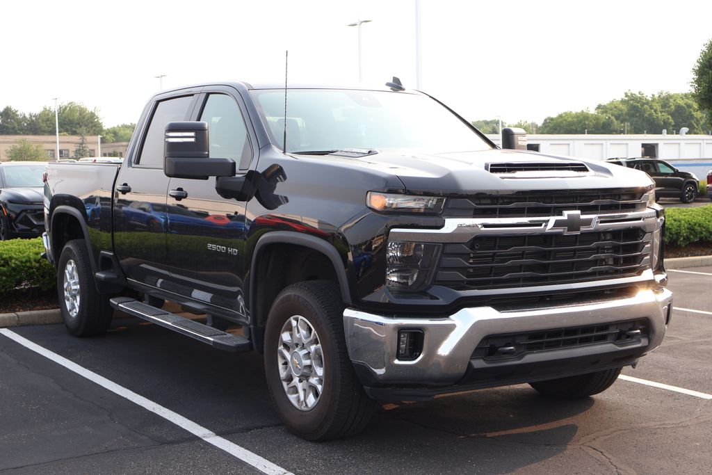 2024 Chevrolet Silverado 2500 LT 3