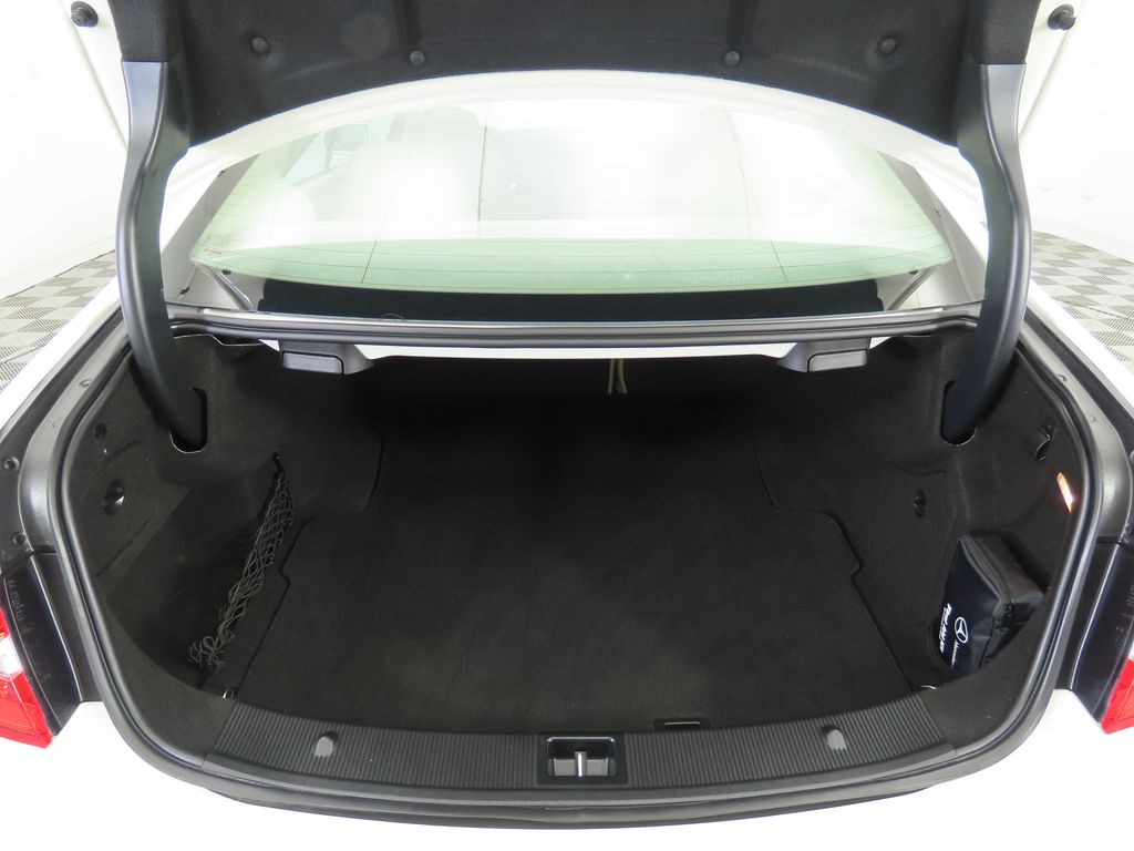 Thumbnail: 2010 Mercedes-Benz E-Class - 27