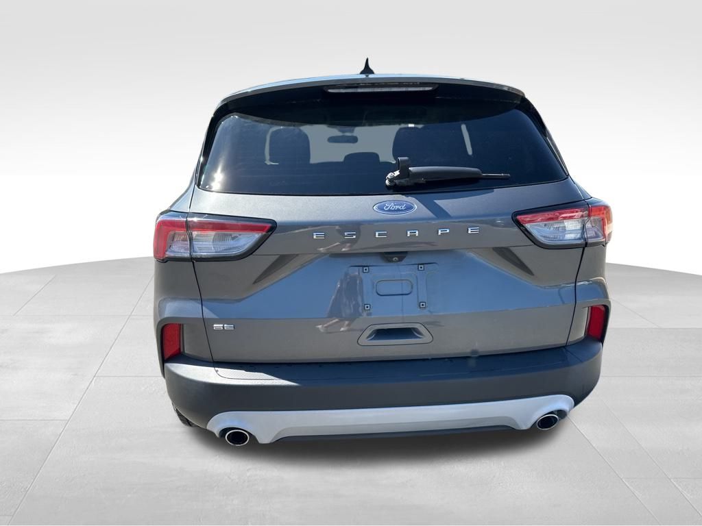 2021 Carbonized Gray Metallic Ford Escape SE FWD SUV