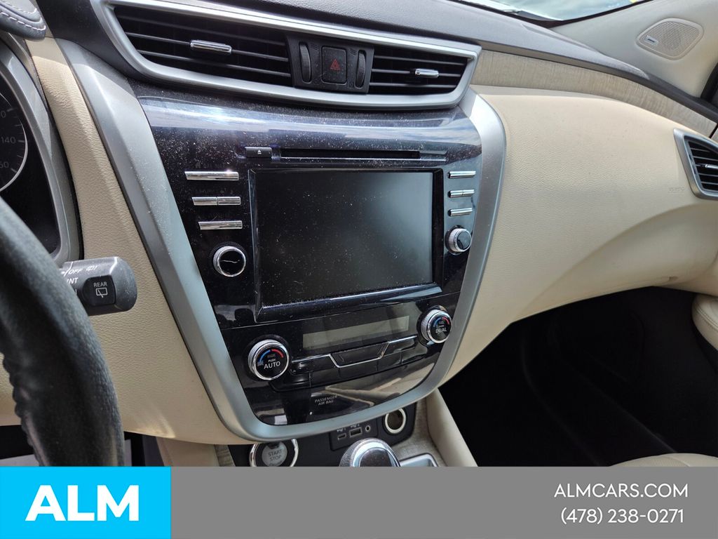 Used 2021 White Nissan SL image 23