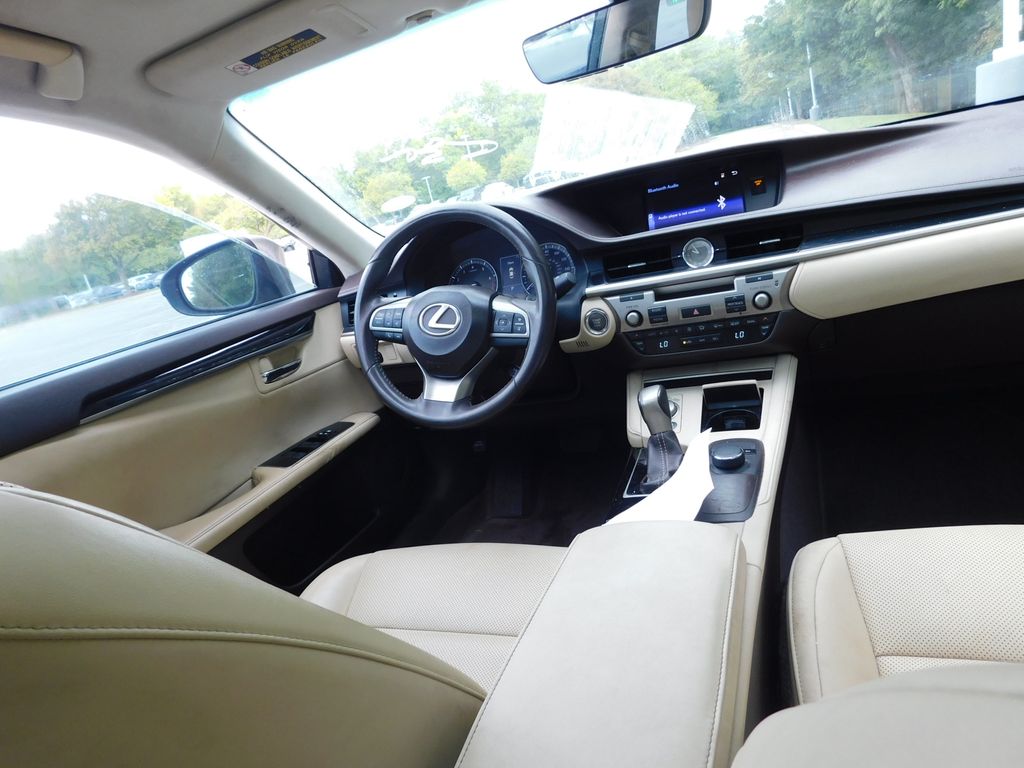 Thumbnail: 2016 Lexus ES - 7
