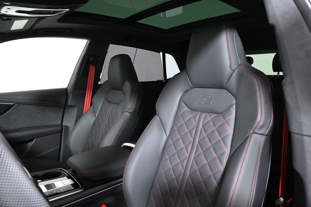 Thumbnail: 2026 Audi SQ8 - 16