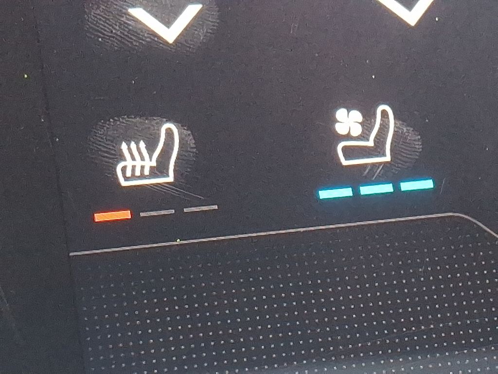 Thumbnail: 2024 Porsche Taycan - 25