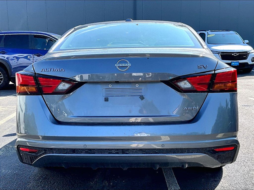 2024 Nissan Altima — photo 5