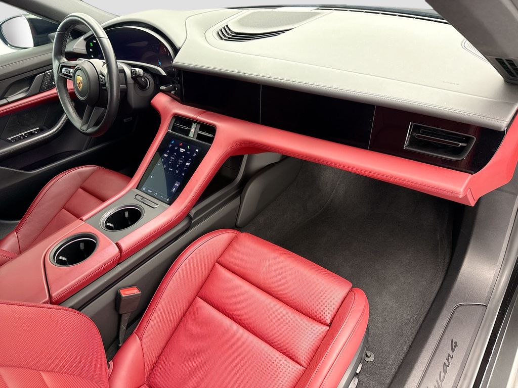 Thumbnail: 2022 Porsche Taycan - 19