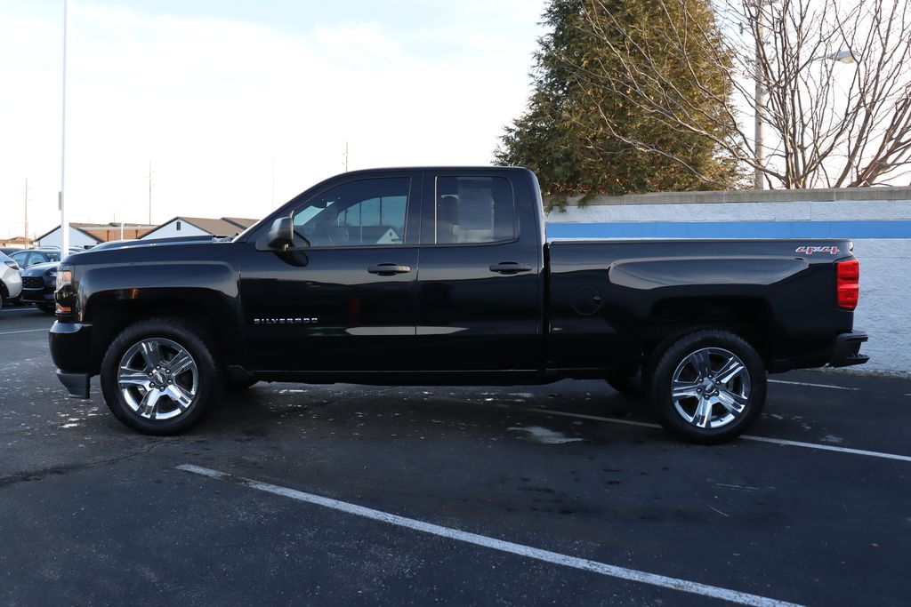 2017 Chevrolet Silverado 1500 Custom 2